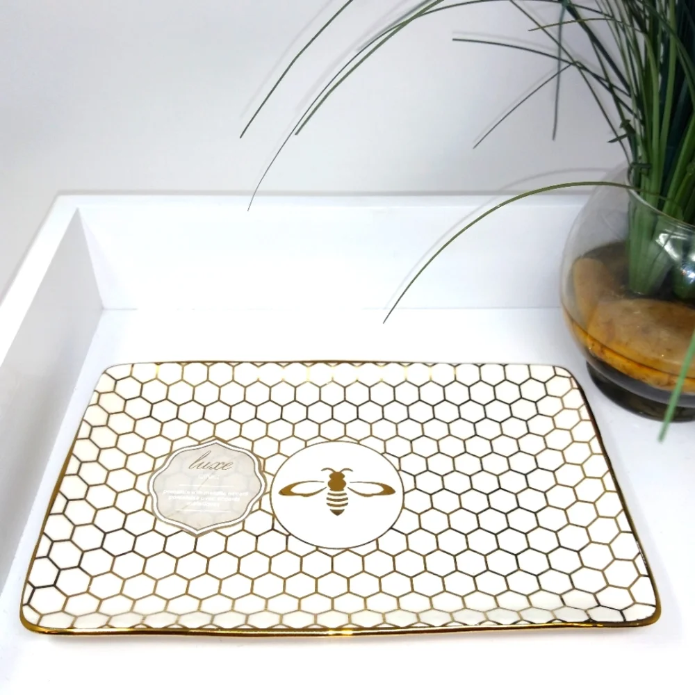 Luxe by Ciroa Porcelain w/ Metallic Accents Honeycomb Plate 9 1/4